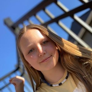 Meet your Posher, Felicity